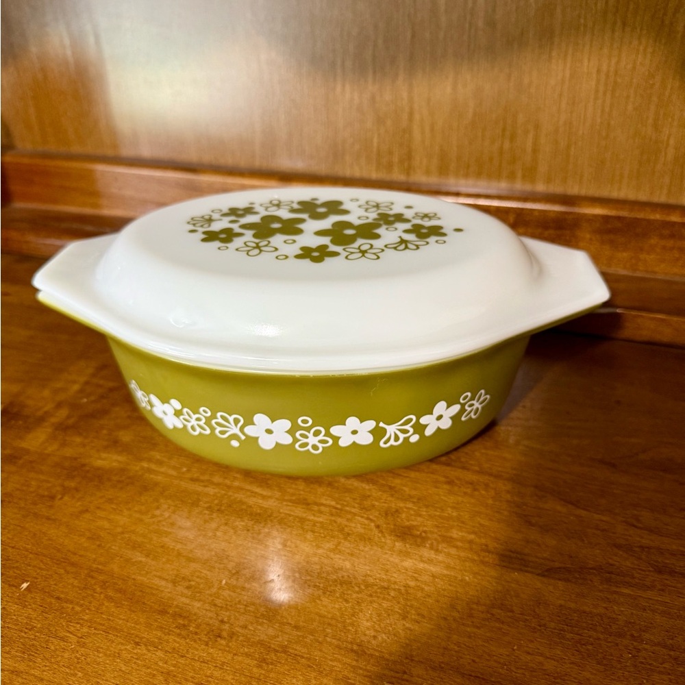PYREX Green Floral Casserole Dish with Lid